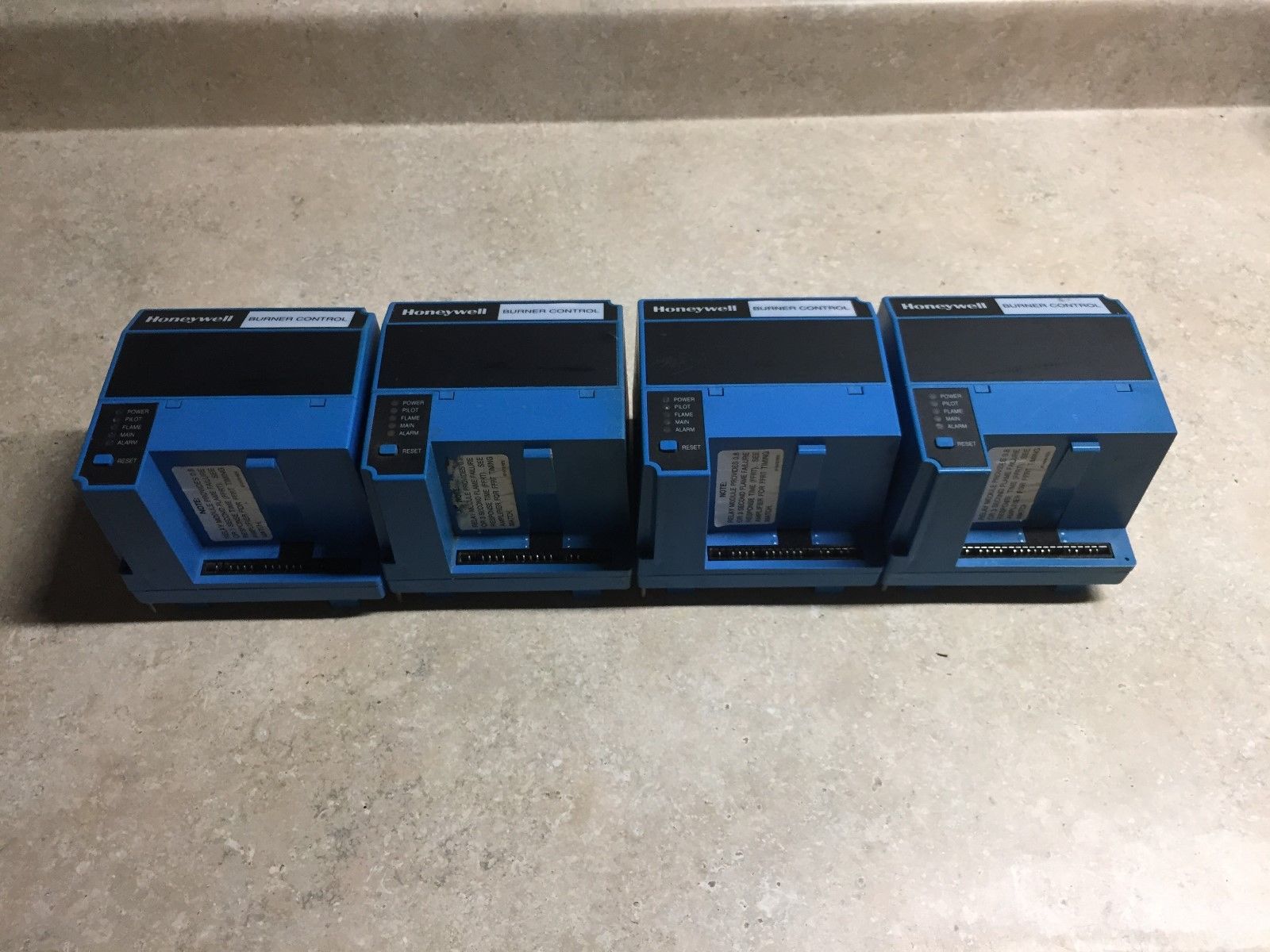 Honeywell RM7890D1004/U — Автоматы управления горелками серии 7800