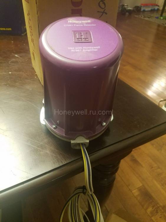 Honeywell C7061A1012/U
